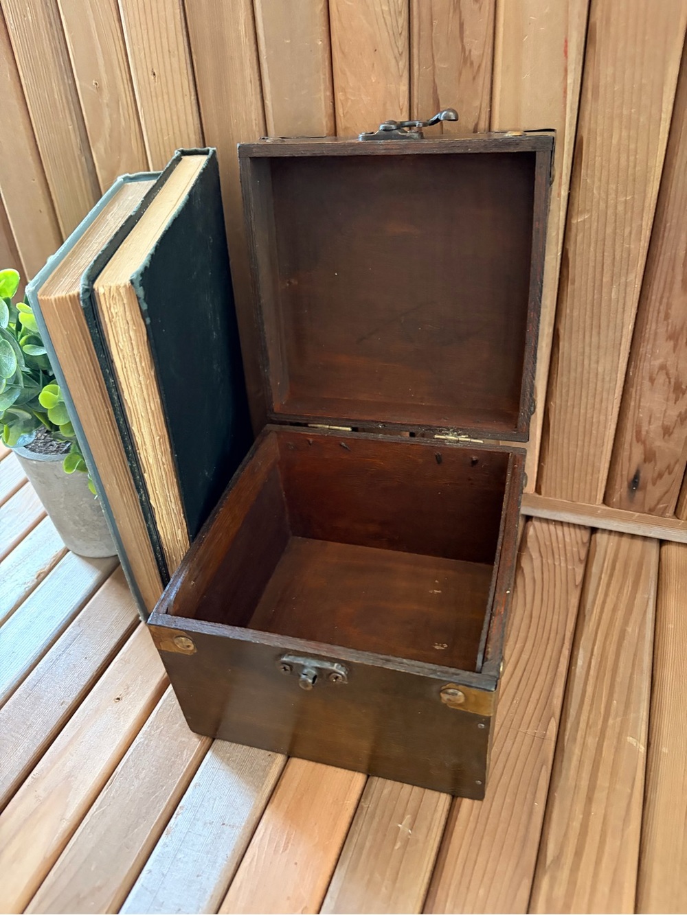 Vintage Wooden Rustic Keepsake Box w/Brass Hardware, Small Treasure Chest - Picture 5 of 7